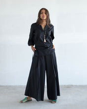 Load image into Gallery viewer, Black Side Cut-Out Shirt