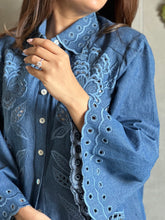 Load image into Gallery viewer, Blue floral shirt