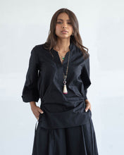 Load image into Gallery viewer, Black Side Cut-Out Shirt