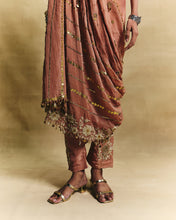 Load image into Gallery viewer, Peach waistcoat saree set