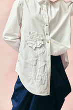 Load image into Gallery viewer, Ivory Appliqué Set With Denim Pants