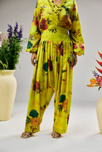 Load image into Gallery viewer, Lime Blossom Jaal Kurta Set