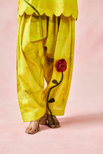 Load image into Gallery viewer, Lime Blossom Rose Set