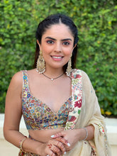 Load image into Gallery viewer, Cropped lehenga + blouse + Dupatta - Beige