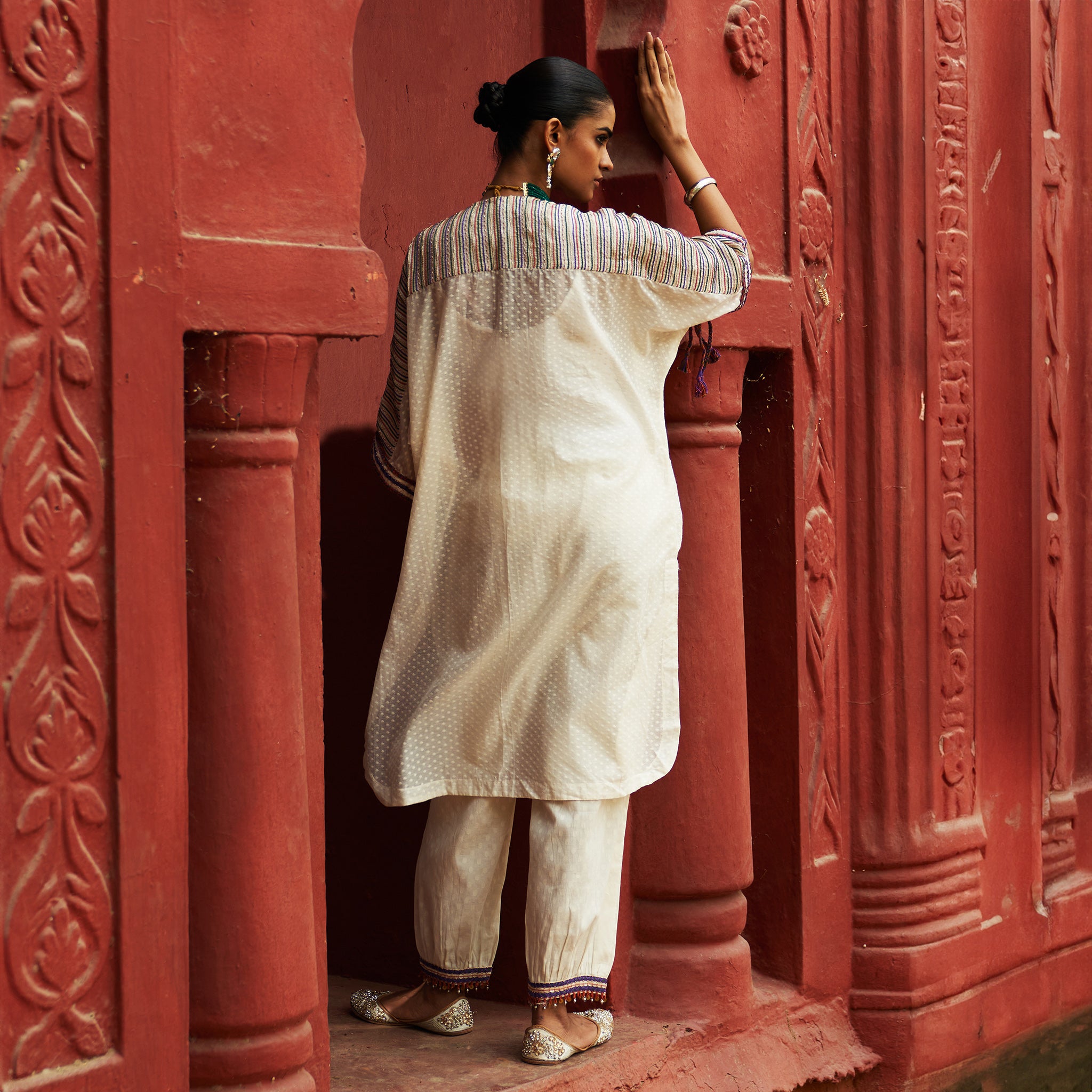 Ivory Long Kaftan Kurta & T Pants (multi thread)