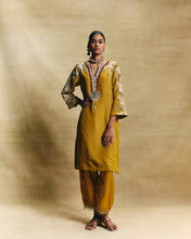 Load image into Gallery viewer, Mustard straight kurta set
