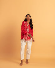 Load image into Gallery viewer, Red slit shirt + T pants
