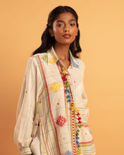 Load image into Gallery viewer, Beige slit shirt + T pants
