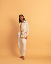 Load image into Gallery viewer, Beige slit shirt + T pants
