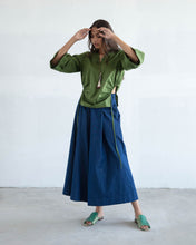 Load image into Gallery viewer, Green Side Cut-Out Shirt
