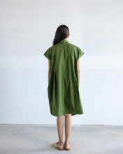 Load image into Gallery viewer, Green Pleated Dress
