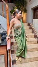 Load image into Gallery viewer, Gold bustier saree set
