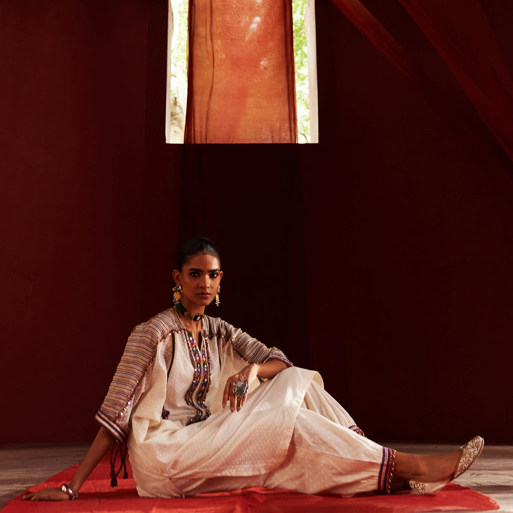 Ivory Long Kaftan Kurta & T Pants (multi thread)
