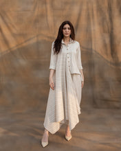 Load image into Gallery viewer, Asymmetrical shirt
