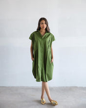 Load image into Gallery viewer, Green Pleated Dress
