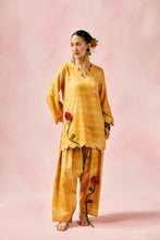 Load image into Gallery viewer, Saffron Rose Set
