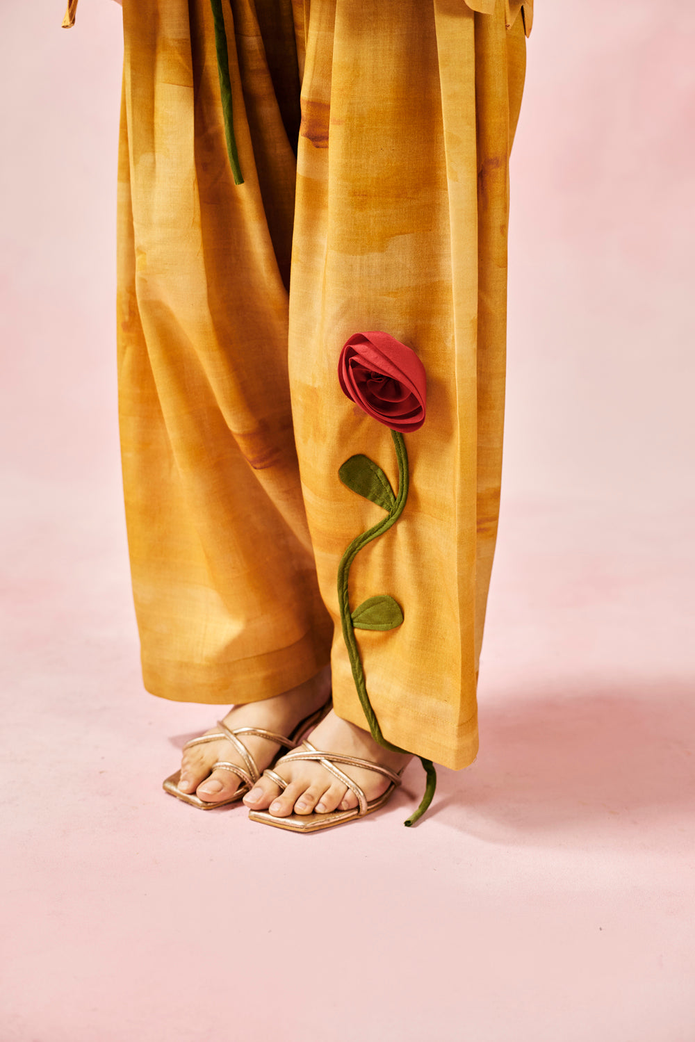 Saffron Rose Set