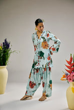 Load image into Gallery viewer, Bluebell Mist Jaal Kurta Set

