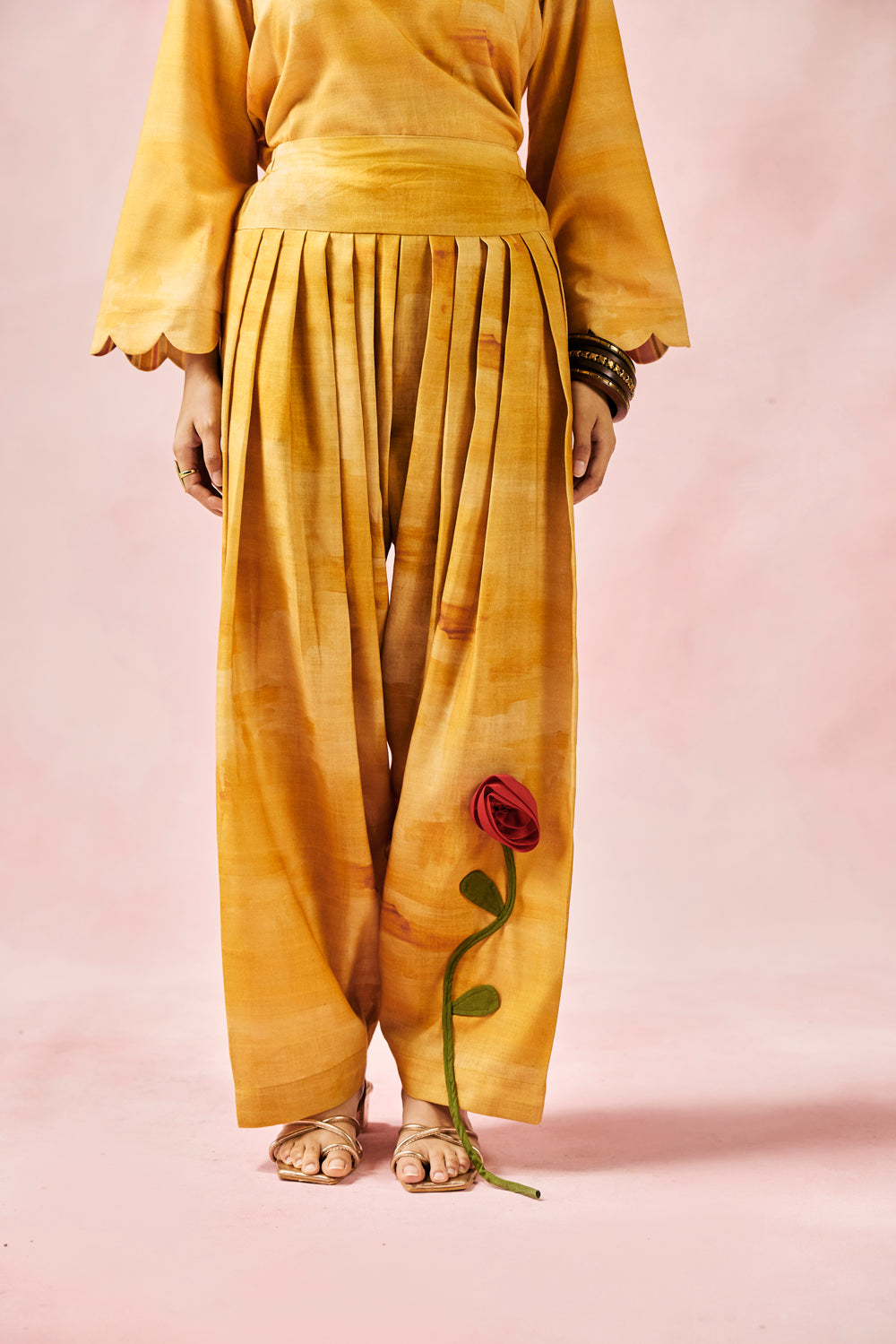 Saffron Rose Set