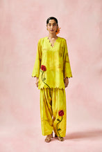 Load image into Gallery viewer, Lime Blossom Rose Set
