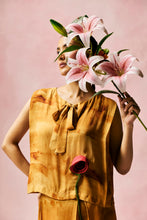 Load image into Gallery viewer, Saffron Bow Set
