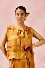 Load image into Gallery viewer, Saffron Bow Set
