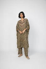 Load image into Gallery viewer, Grey Bandhani Kaftan Kurta &amp; Pants
