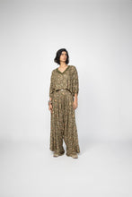 Load image into Gallery viewer, Green Kaftan Top &amp; Low Crotch Pants
