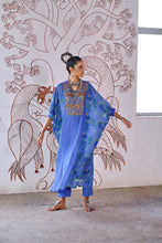 Load image into Gallery viewer, Kaftan Kurta + Pants - Blue
