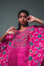Load image into Gallery viewer, Pink Kaftan Kurta Set
