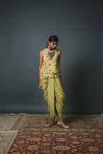Load image into Gallery viewer, Green Patola bias top + Dhoti
