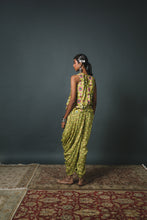 Load image into Gallery viewer, Green Patola bias top + Dhoti
