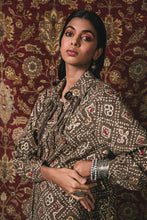 Load image into Gallery viewer, Grey Bandhani Shirt + Solid Pants
