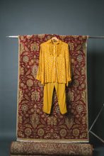 Load image into Gallery viewer, Mustard Bandhani + Solid Pants
